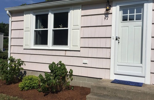 Newport East Cottage | Cottage - Minutes to Beaches, Cliff Walk, and Downtown Newport!
