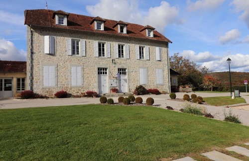 Saint-Gerons Cottage | Cottage near Lake Saint-Etienne Cantalès, 3 bedrooms, water activities, pets allowed