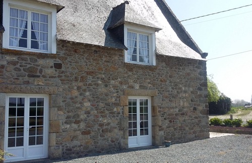 Saint-Coulomb Cottage | COTTAGE NEAR SEA IN CAMPAIGN