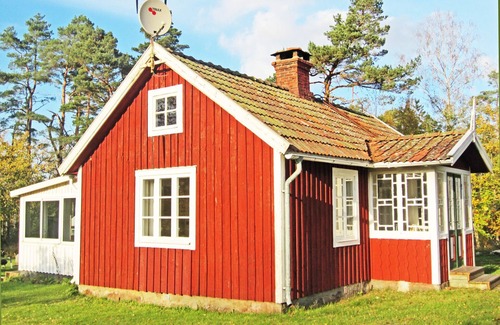Bolmen Cottage | Cottage near the lake Bolmen, Canoe, Playhouse, sandpit, WiFi, Guesthouse