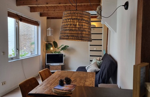 Noordwijk Cottage | Cottage near the beach in the center.*