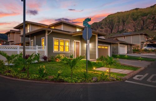 Makaha Valley House | Cottage Nene - Mountains, Beaches, Tropical Garden, Pool & Gym
