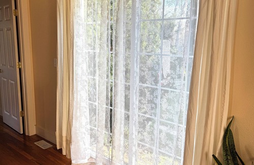Marylhurst House | Cottage next to historical home in Lake Oswego