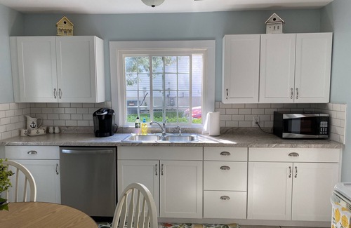 Ottawa Beach Cottage | Cottage next to Holland State Park in Holland