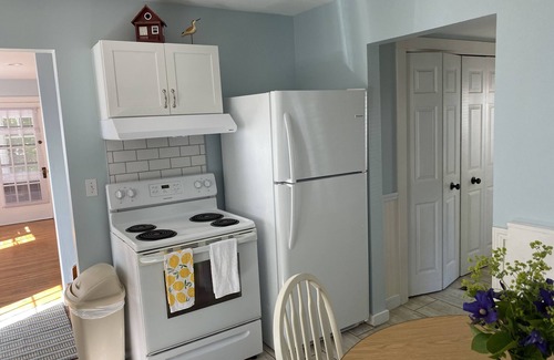 Ottawa Beach Cottage | Cottage next to Holland State Park in Holland