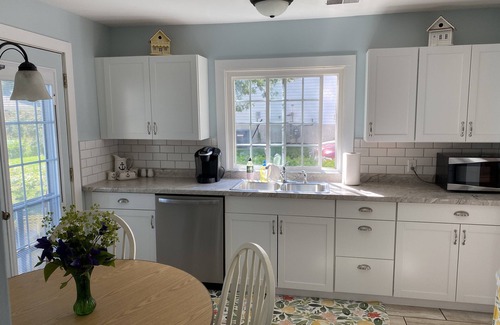 Ottawa Beach Cottage | Cottage next to Holland State Park in Holland