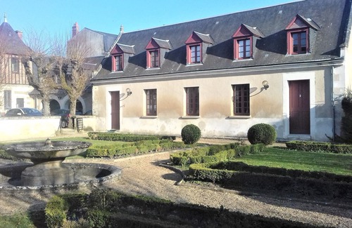 Amboise Condo | cottage of the Small Mass