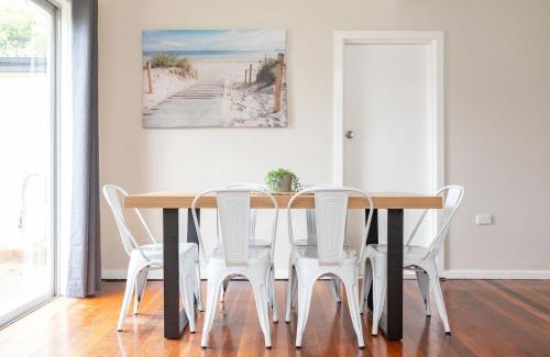 Forster House | Cottage on Bruce