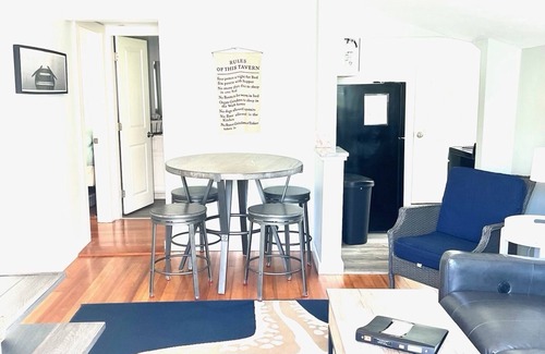 South Harwich Cottage | Cottage on freshwater lake with short walk to town beach