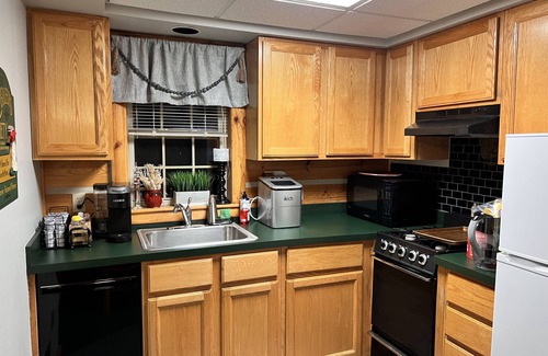 Lewiston Cottage | Cottage on Garland Lodge and Golf Resort Fountains Hole 10