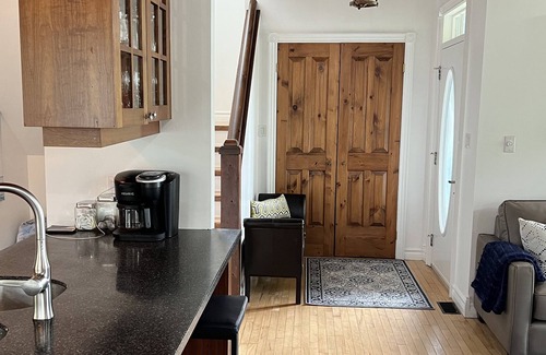 Lake of Bays Cottage | Cottage on Lake of Bays; Sun, Sandy Beach, Shallow Entry & close to Huntsville!