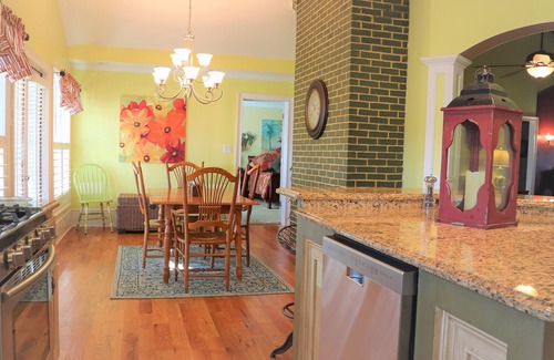 Macon House | Cottage on Lake Tobesofkee-225 ft Shore-Great Views