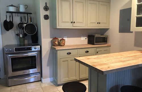 Fitzwilliam Cottage | Cottage on Laurel Lake, Private lake access, picture perfect sunsets