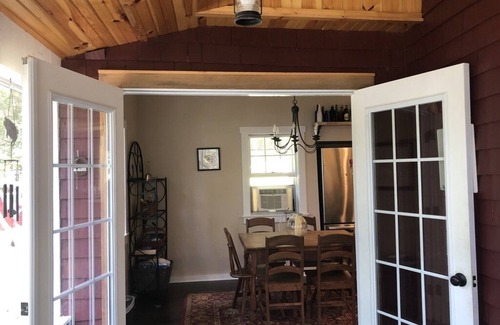 Fitzwilliam Cottage | Cottage on Laurel Lake, Private lake access, picture perfect sunsets