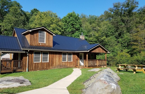 Farmington Cottage | Cottage on Meadow Run | 3BR,1BA,Fireplace,Hot Tub, Overlooking a stream!