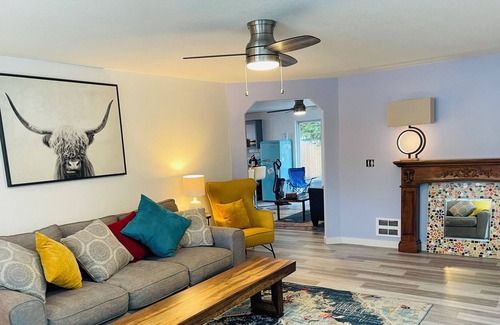 Nehalem Cottage | Cottage on Nehalem Bay, dogs welcome, fire pit, hot tub, 5 min- Manzanita beach