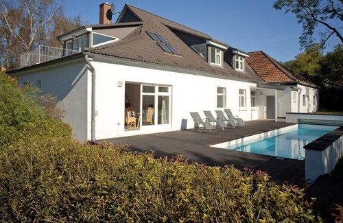Wichmannsdorf Cottage | Cottage on park-like grounds with heated swimming pool