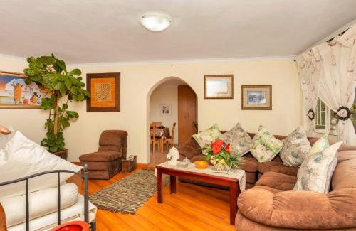 Douglasdale Apartment | Cottage on Pipers