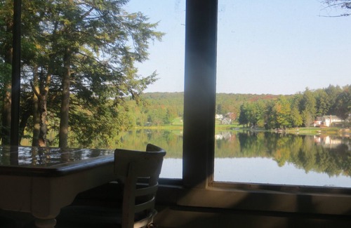 Burlington Flats Cottage | Cottage on Summit Lake