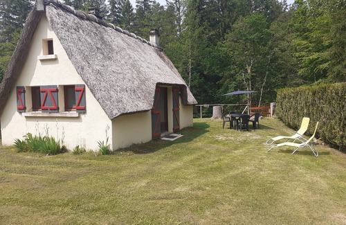 Bugeat House | Cottage on the banks of the Vezere river