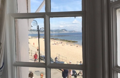 Lyme Regis Cottage | Cottage on the Beach