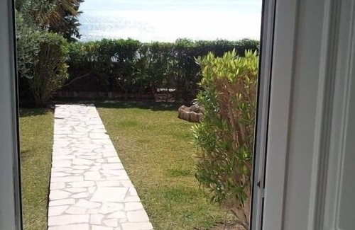 Costa Dorada House | Cottage on the beach - incredible view of the sea - private pool