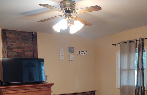Johnson City Cottage | Cottage on the Lake
