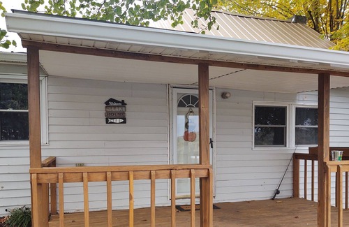 Johnson City Cottage | Cottage on the Lake