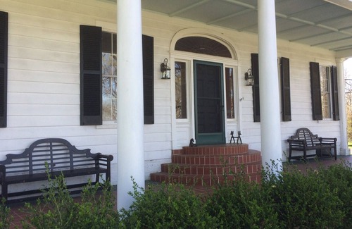 Lexington Cottage | Cottage on working Thoroughbred Horse Farm on Kentucky's Horse Parkway