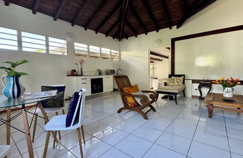 Tartane Villa | Cottage Palmier Rouge