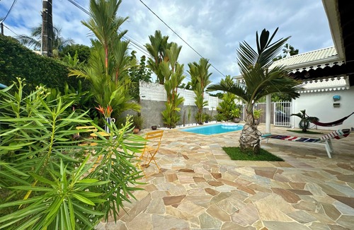 Tartane Villa | Cottage Palmier Rouge