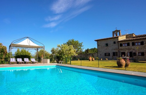 San Pietro in Bossolo Cottage | Cottage Pino Rural Tuscan retreat in Stunning Hilltop castle