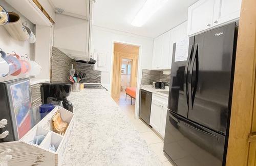 Vacation Village House | Cottage-Pvt lake & pool access Near Disney w/porch