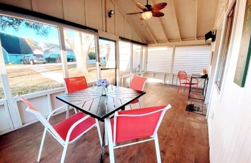 Vacation Village House | Cottage-Pvt lake & pool access Near Disney w/porch