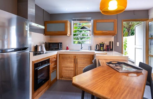 Boucan Canot House | COTTAGE BAMBOU classé 3 étoiles - Villa 4 à 6 personnes - avec piscine privée - Accès direct.