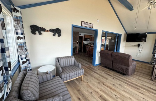 Plainfield Cottage | Cottage Retreat on Beautiful Lake