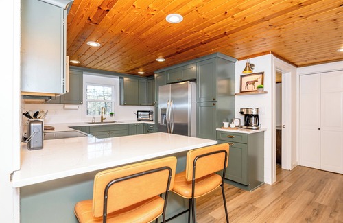 Cashiers Cottage | Cottage Right in Downtown Cashiers Walk to Everywhere!