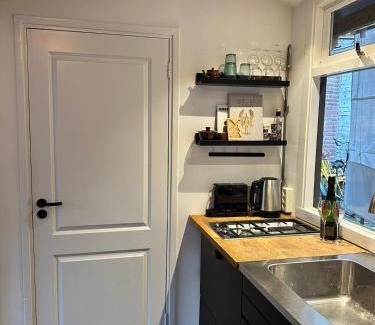 Bergen House | Cottage Rose