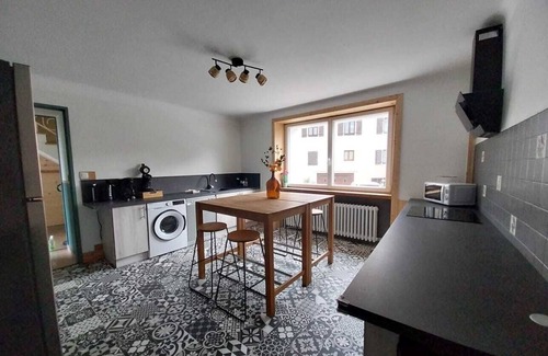 Hadol House | Cottage under the chestnut tree. House with terrace and pond in a quiet setting.