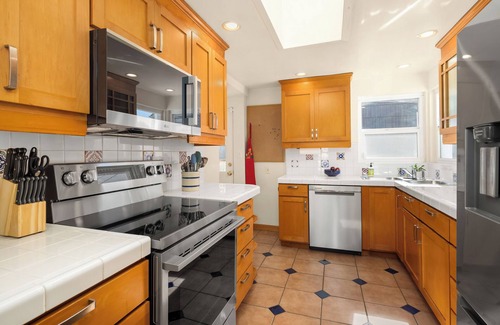 Bitter Lake Cottage | Cottage vibes with a Spanish flare in N. Seattle. Minutes to Lightrail station!
