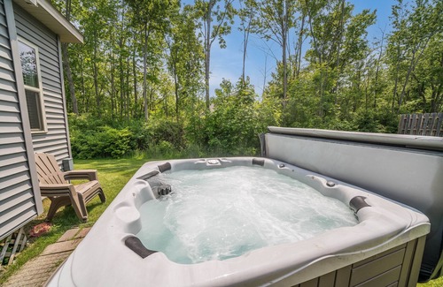 Miami Park House | Cottage w/Hot Tub, Fire Pit & Beach Access