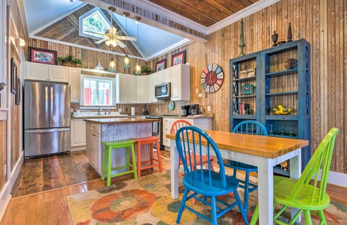 Old Town Cottage | Cottage w/Porch - 3 Min Walk to Bay St Louis