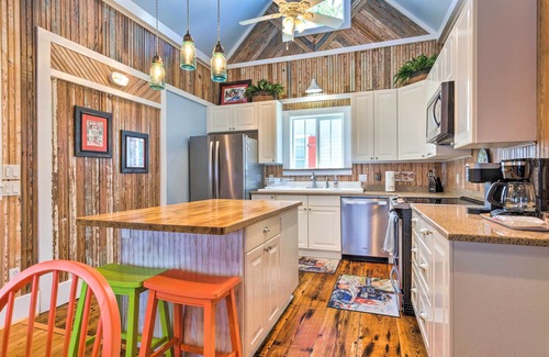 Old Town Cottage | Cottage w/Porch - 3 Min Walk to Bay St Louis