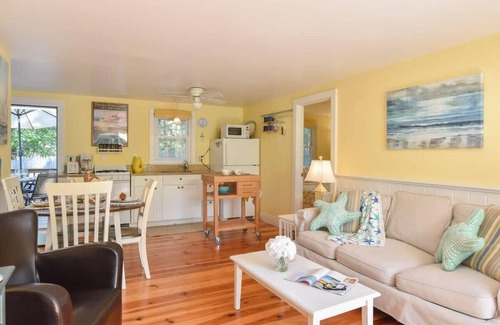 Wellfleet House | Cottage w/Private Association Pool!