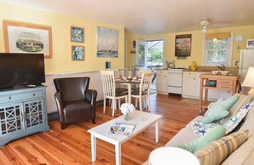 Wellfleet House | Cottage w/Private Association Pool!