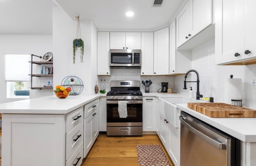 Elysian Heights Cottage | Cottage w/Private Patio ~ Cozy & Pet Friendly