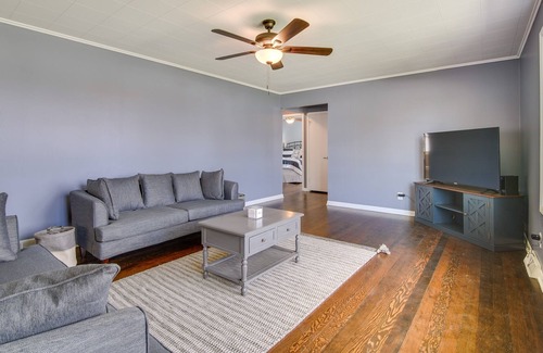Twin Lakes Cottage | Cottage w/ Sunroom & Fire Pit, Walk to Lake!