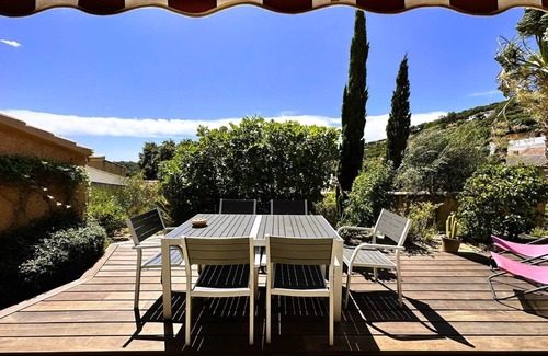 La Londe-les-Maures House | Cottage with 2 bedrooms for 4 people with shared pool and tennis