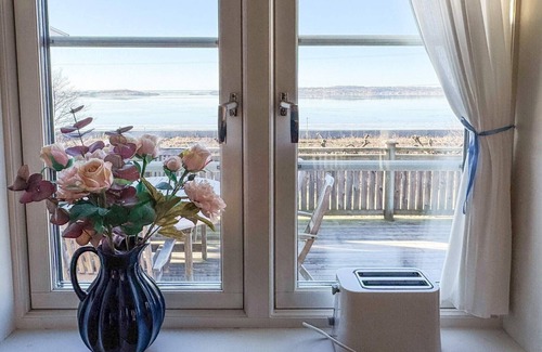 Stenungsund House | Cottage with Fjord View, Stenungsund