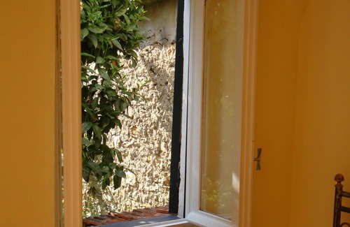 Vasia House | Cottage with garden, flooded with natural light, 2 bedrooms, Internet Free!